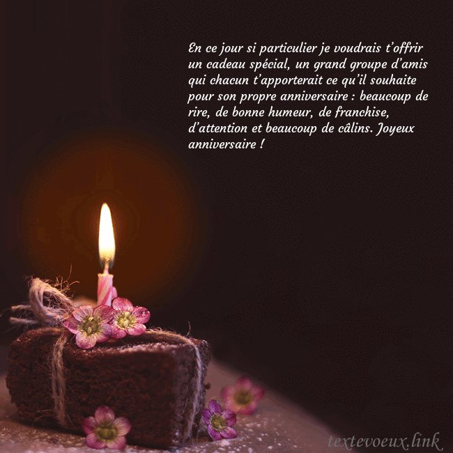 Carte animée - un gâteau avec une bougie allumée