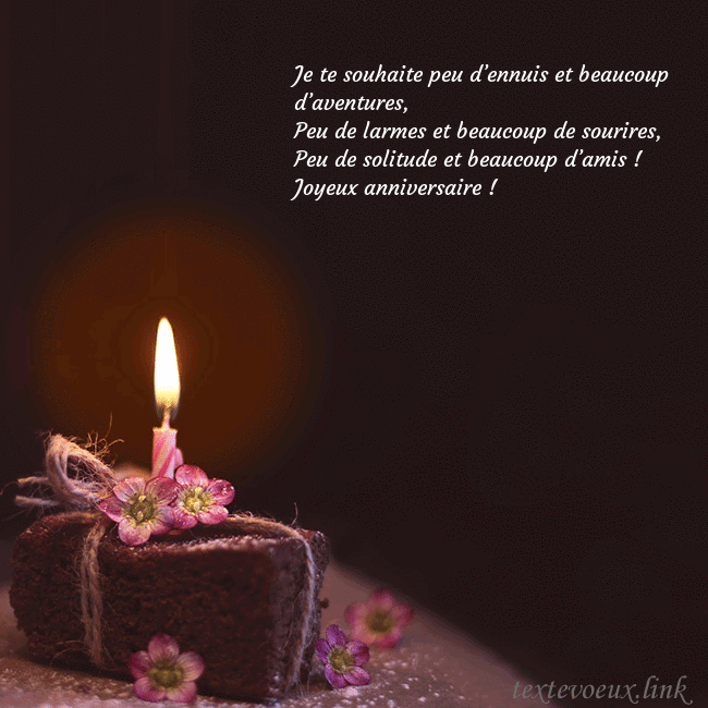 Carte animée - un gâteau avec une bougie allumée
