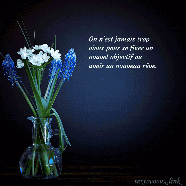 Carte de voeux avec des fleurs bleues dans un vase