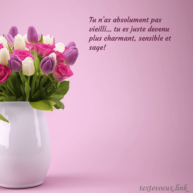 Carte d'anniversaire avec des tulipes dans un vase