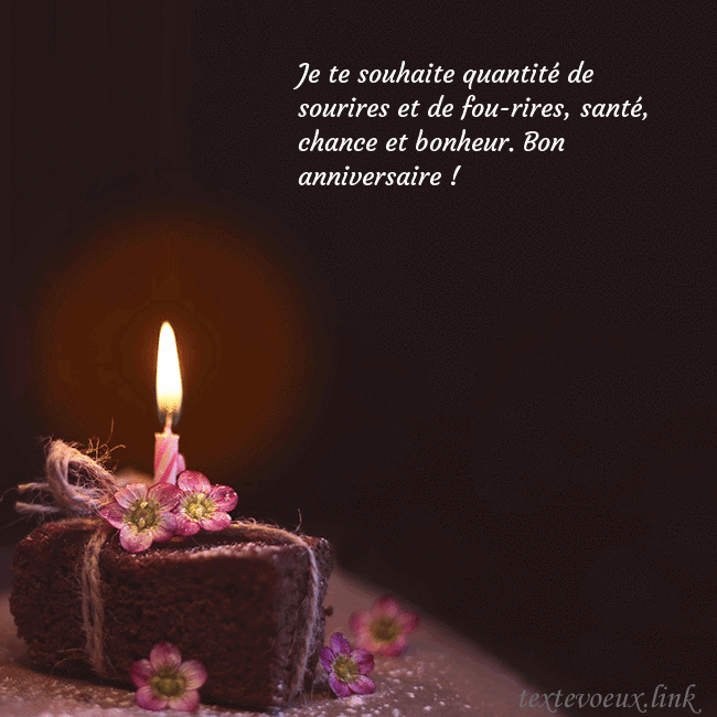 Carte animée - un gâteau avec une bougie allumée