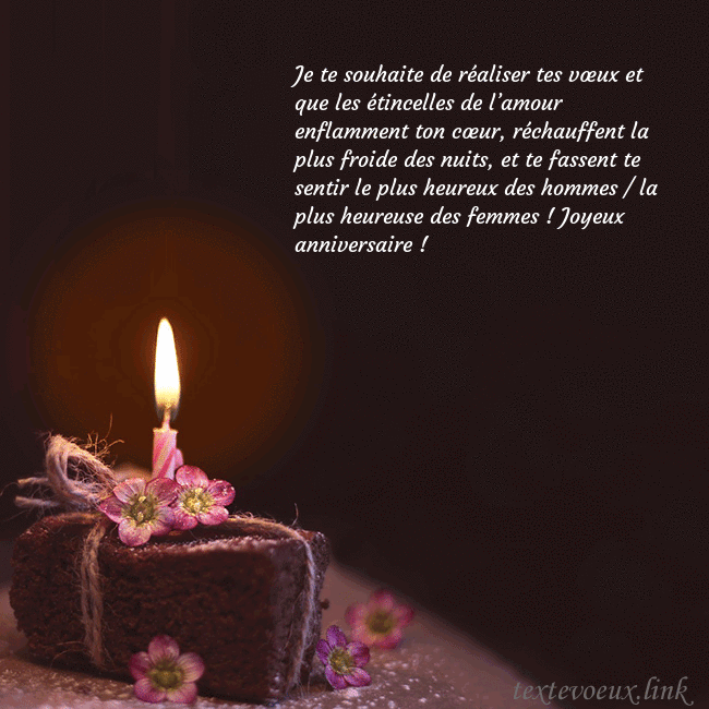 Carte animée - un gâteau avec une bougie allumée