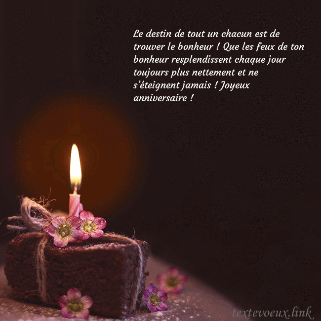 Carte animée - un gâteau avec une bougie allumée